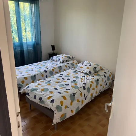 Family Surf Sur Un Terrain Arborée Et Clos, Calme Et Repos